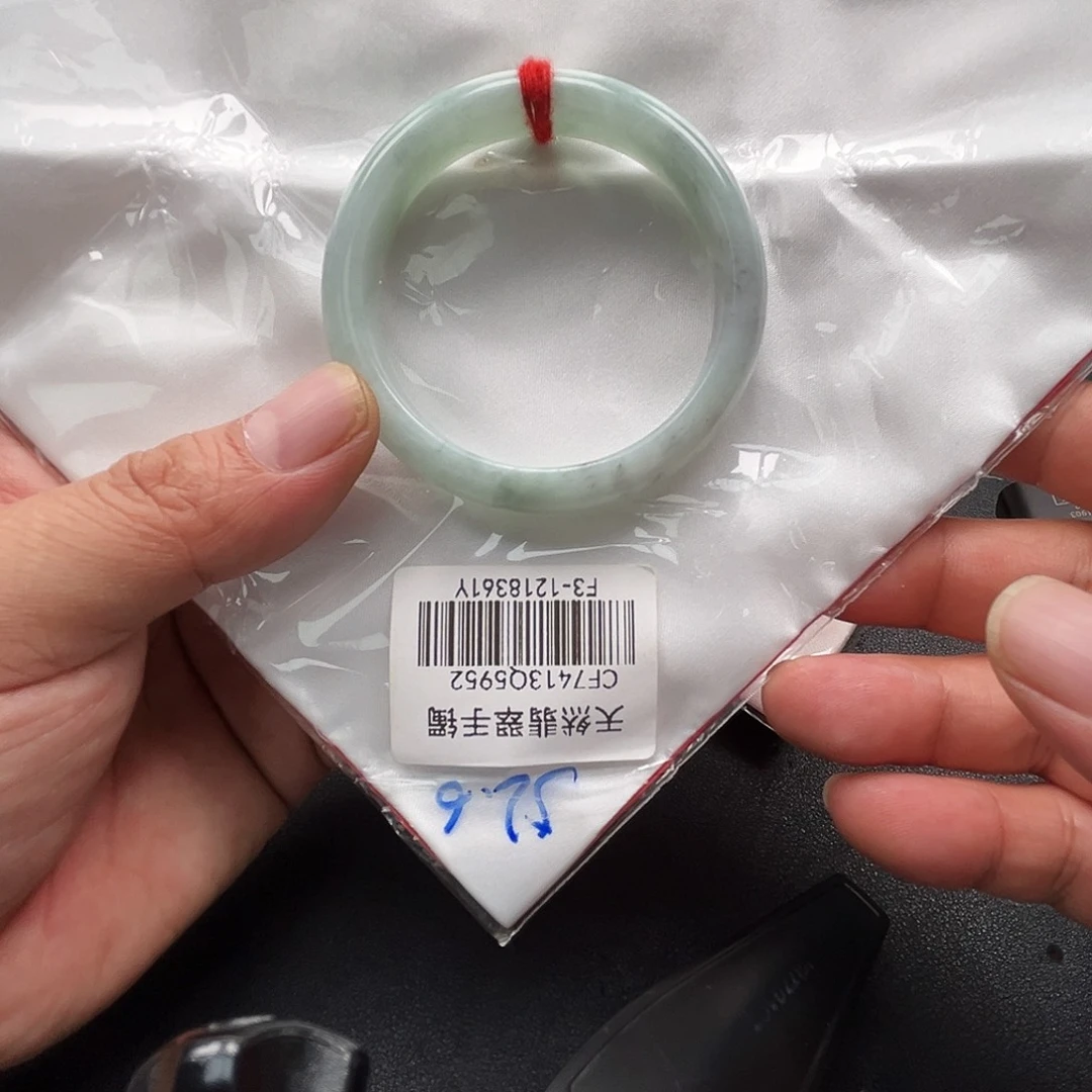 翡翠未镶嵌手镯手镯