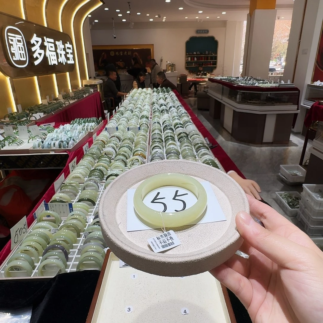 和田玉未镶嵌手镯174