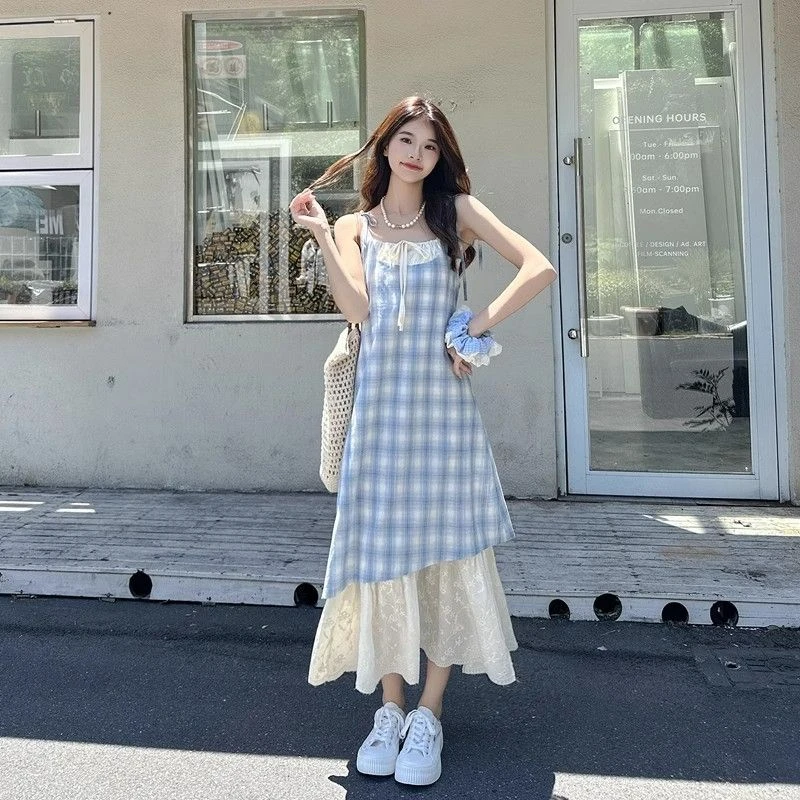 新款蓝色格纹吊带裙连衣裙新款夏季假两适秋黑色v领连衣裙