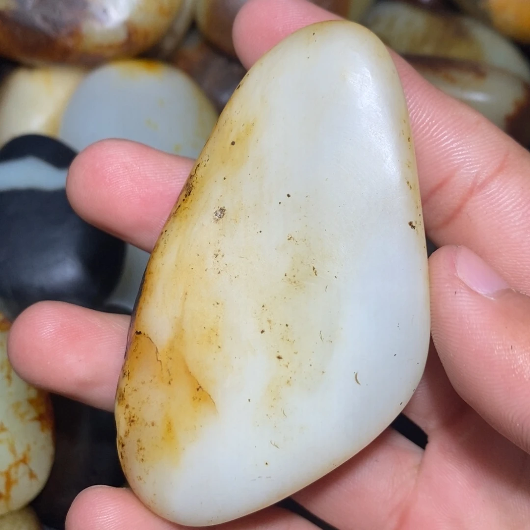 和田玉未镶嵌珠宝奇石