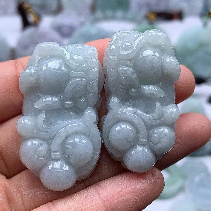 翡翠未镶嵌颈饰貔貅福利一对