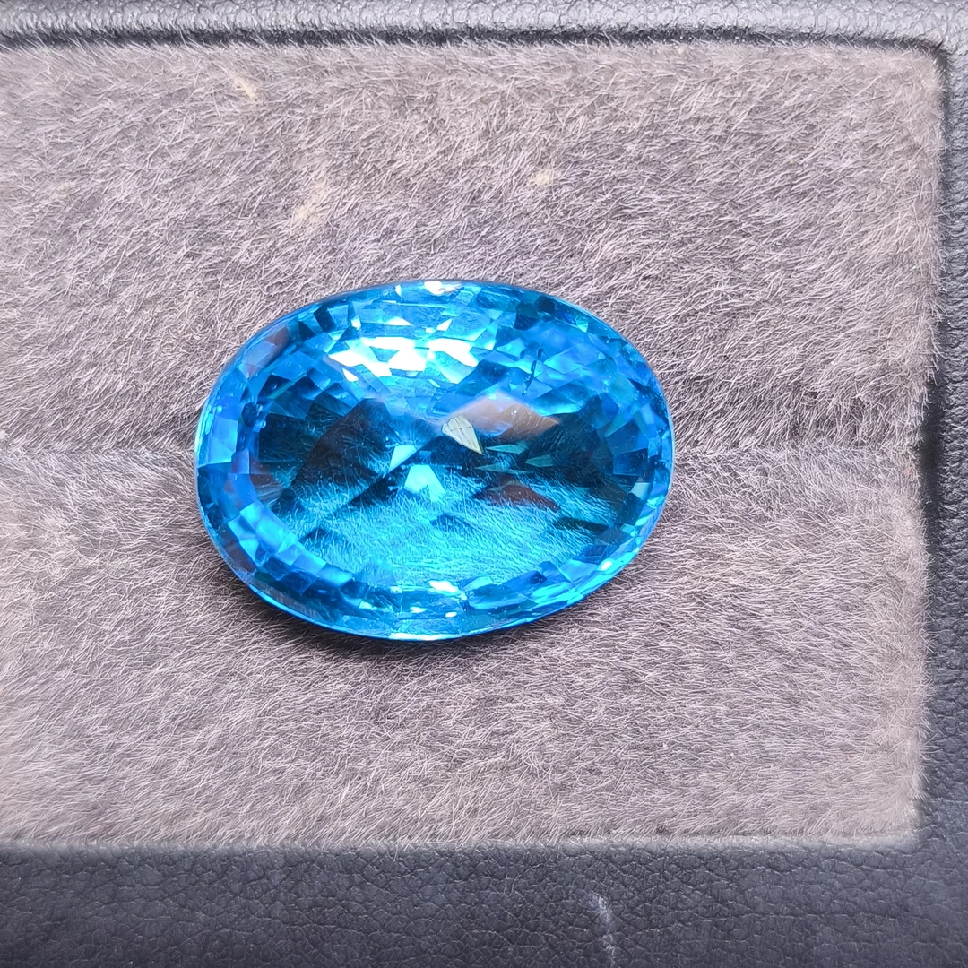 椭圆形托帕石-31.69ct(00712408）0118