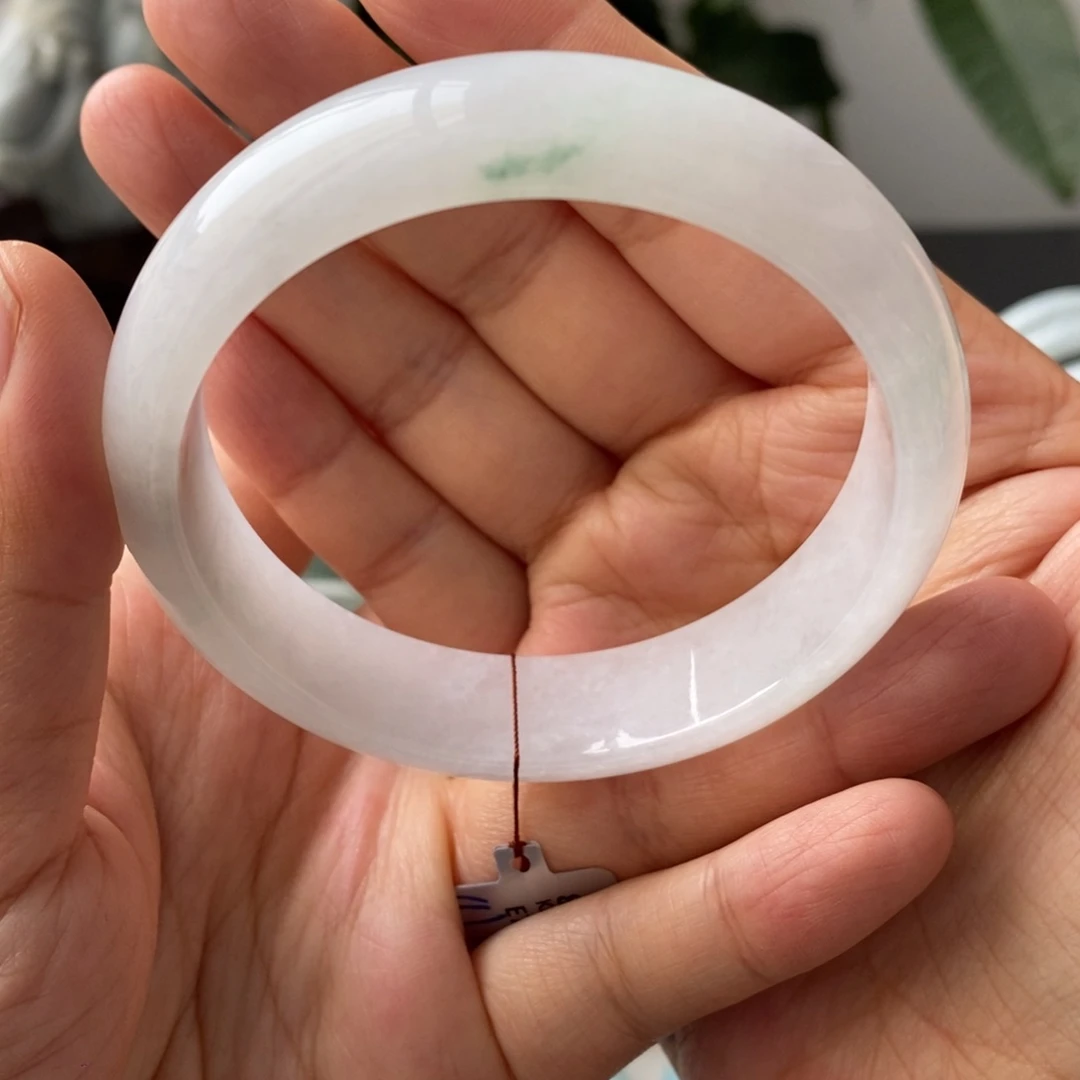 翡翠手镯未镶嵌天然