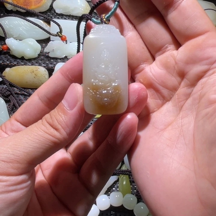 枫***叶颈饰未镶嵌和田玉