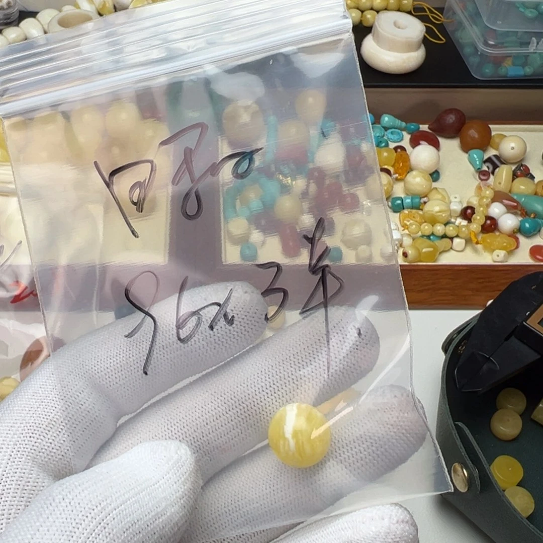 琥珀裸石未镶嵌日*虎皮