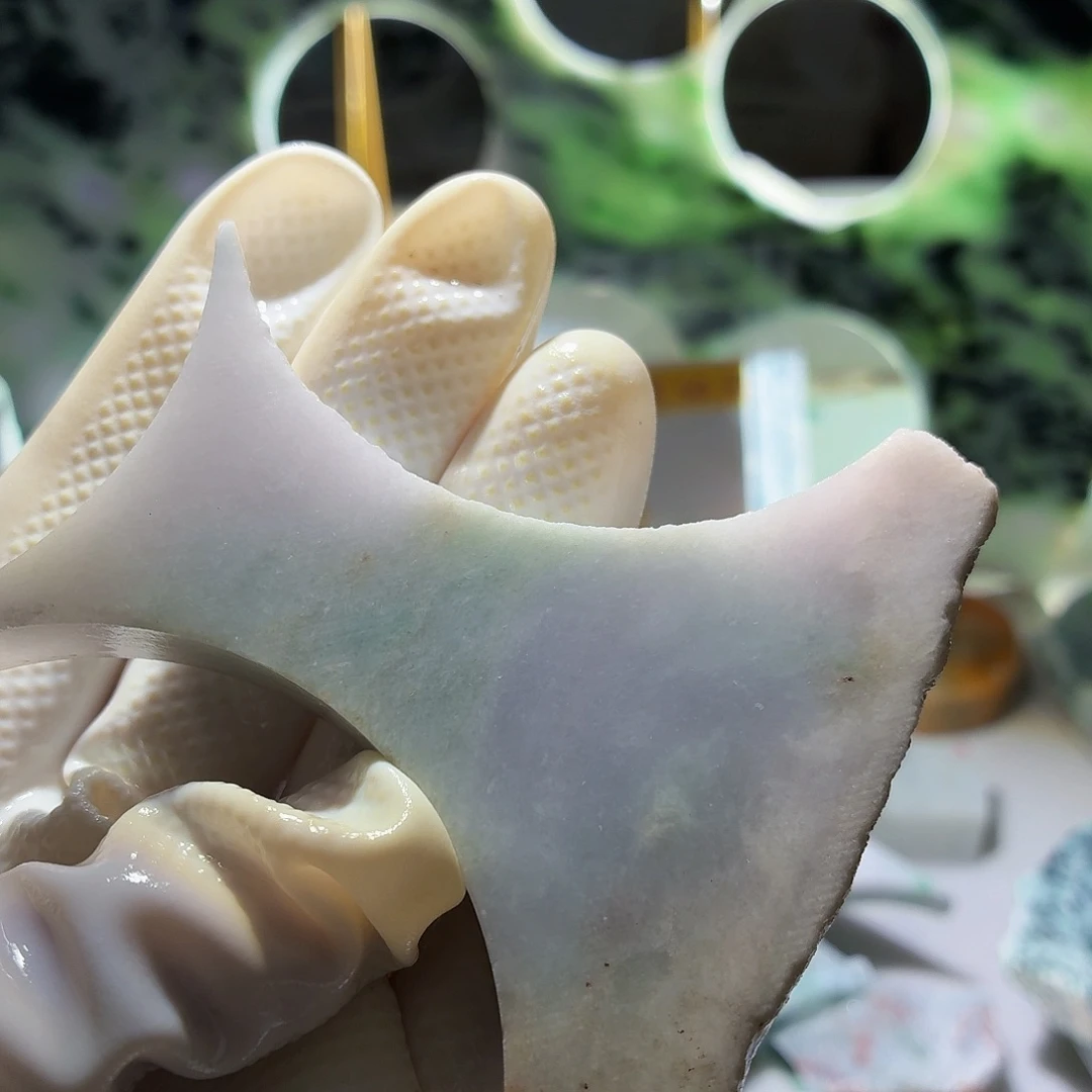 颈饰未镶嵌翡翠边角料