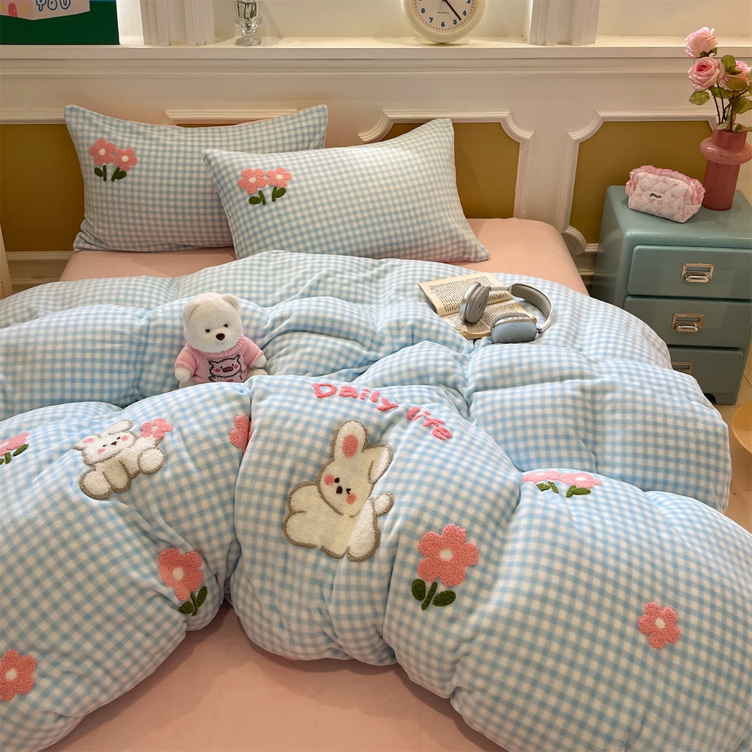 2025新款牛奶绒四件套可爱冬季珊瑚绒被套床单床笠宿舍儿童三件套