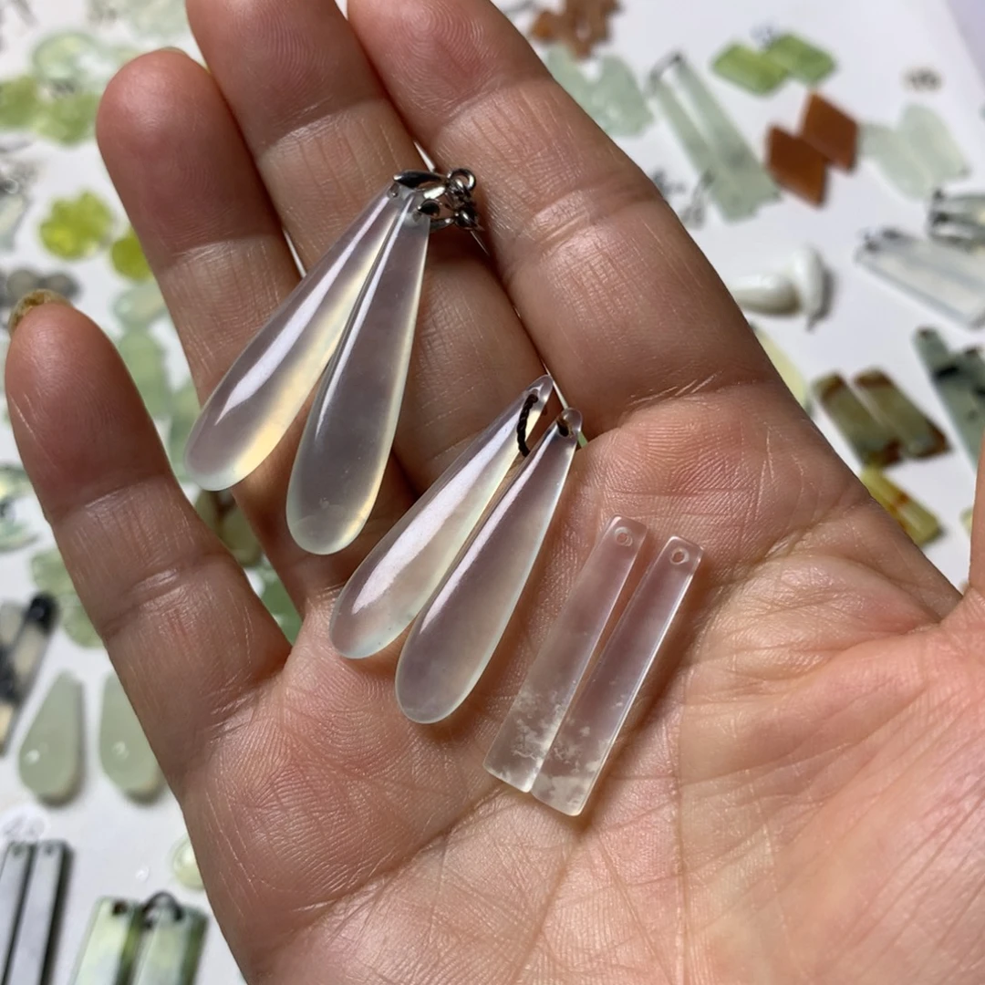 庙***穆蛇纹石玉未镶嵌耳坠