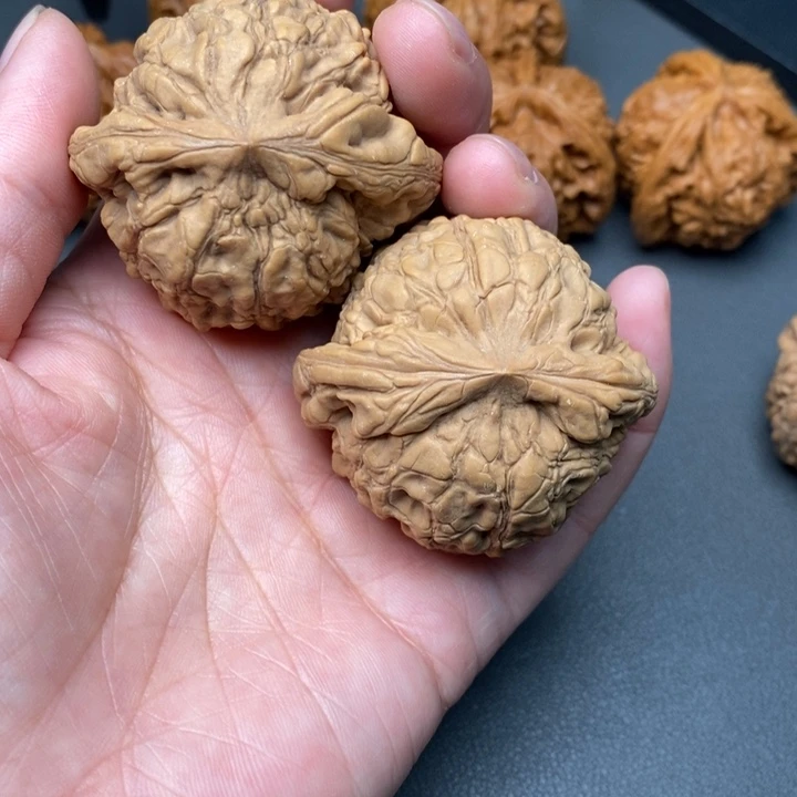 文玩核桃吊坠凌*.核桃