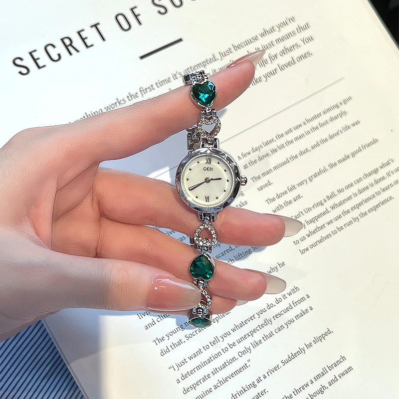 新店福利歌迪女款复古轻奢手链表小众高级感心形水钻轻奢气质石英