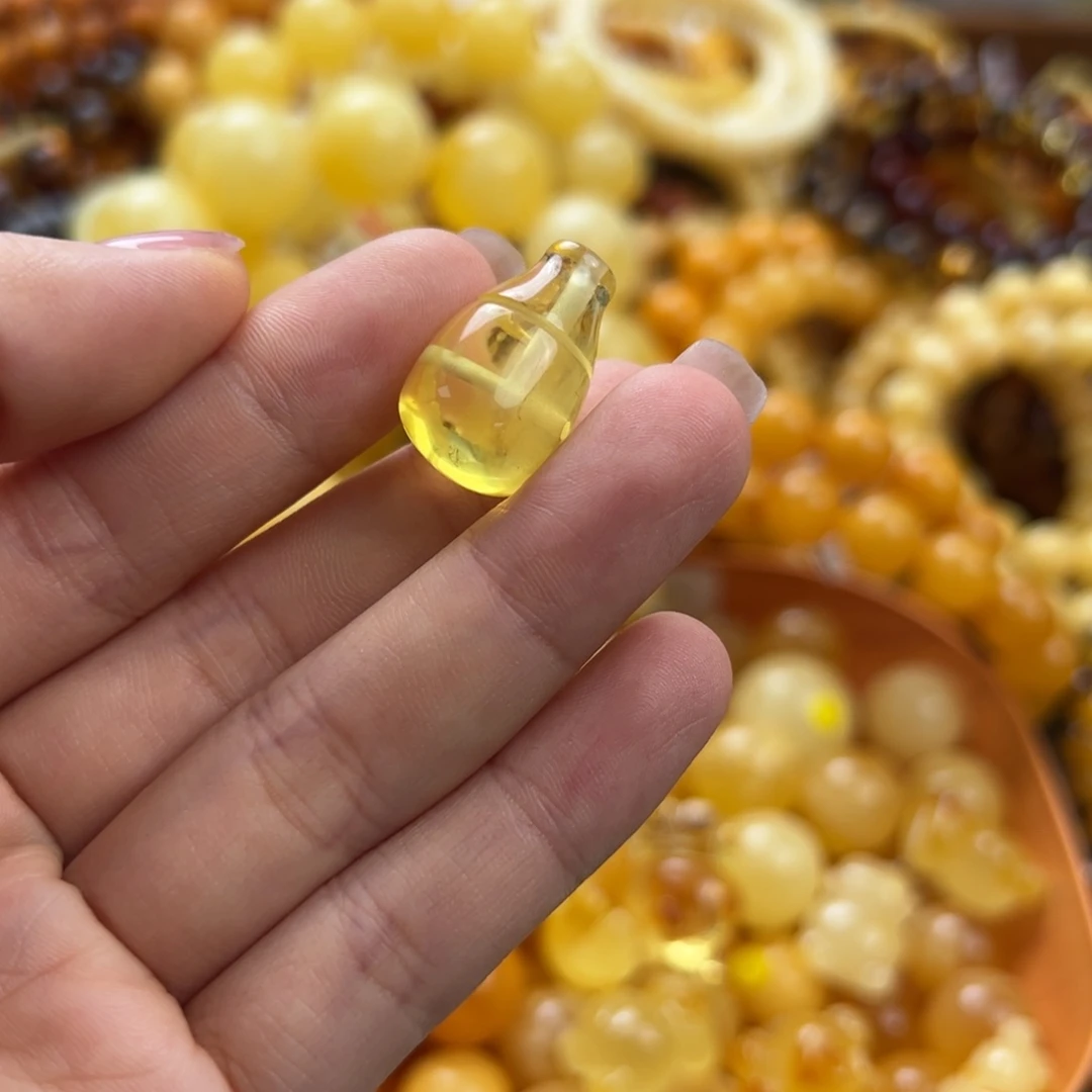 未镶嵌琥珀珠宝奇石