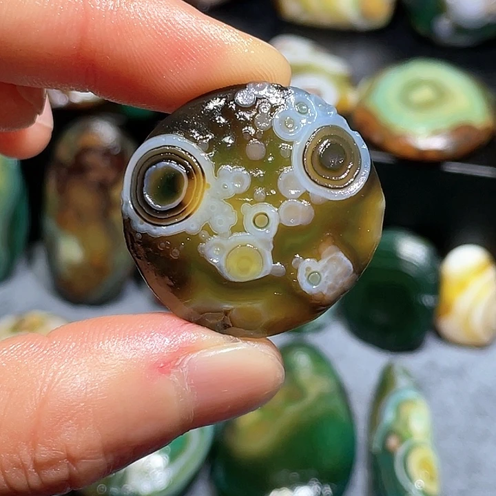 珠宝奇石玛瑙未镶嵌