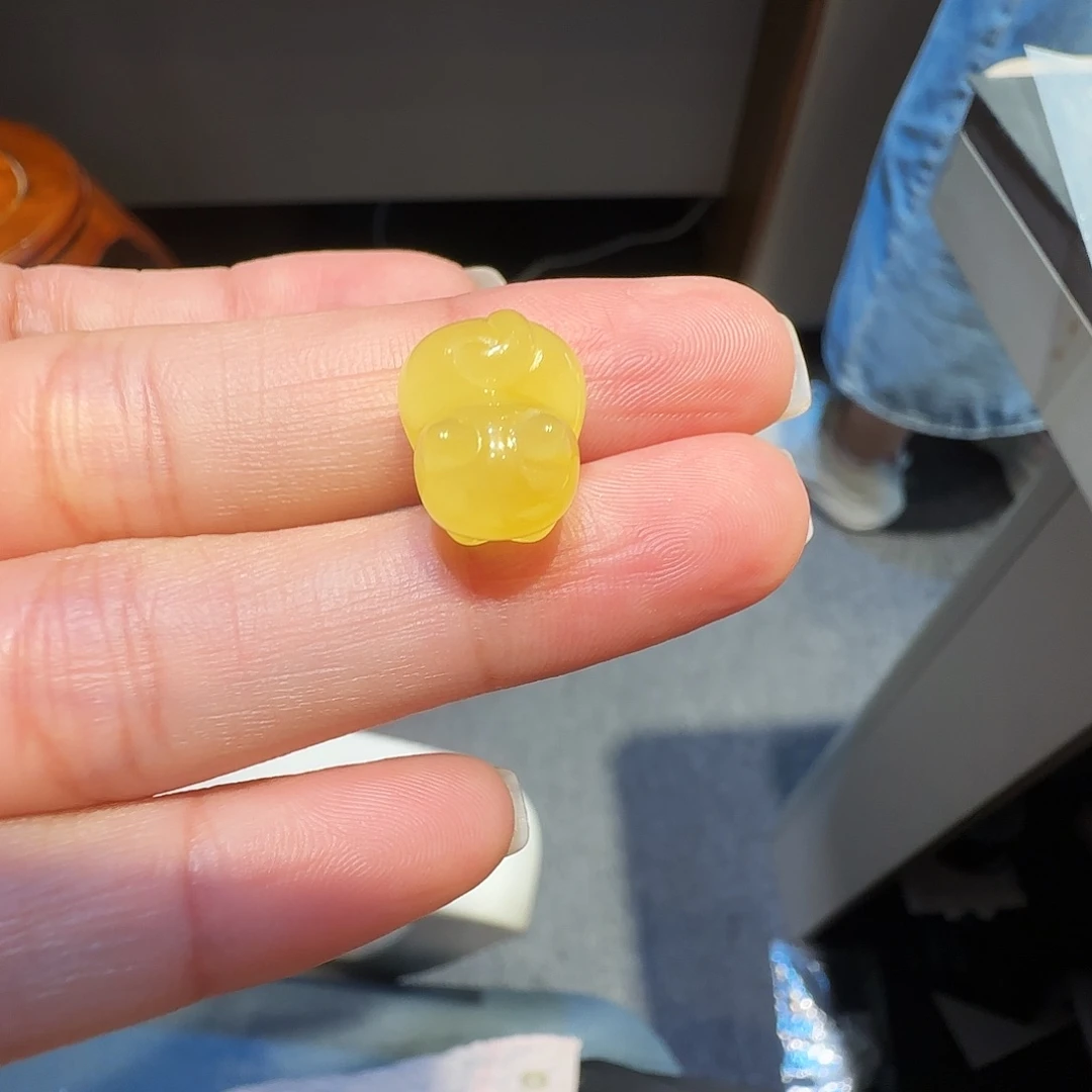 宸***宸琥珀未镶嵌珠宝奇石