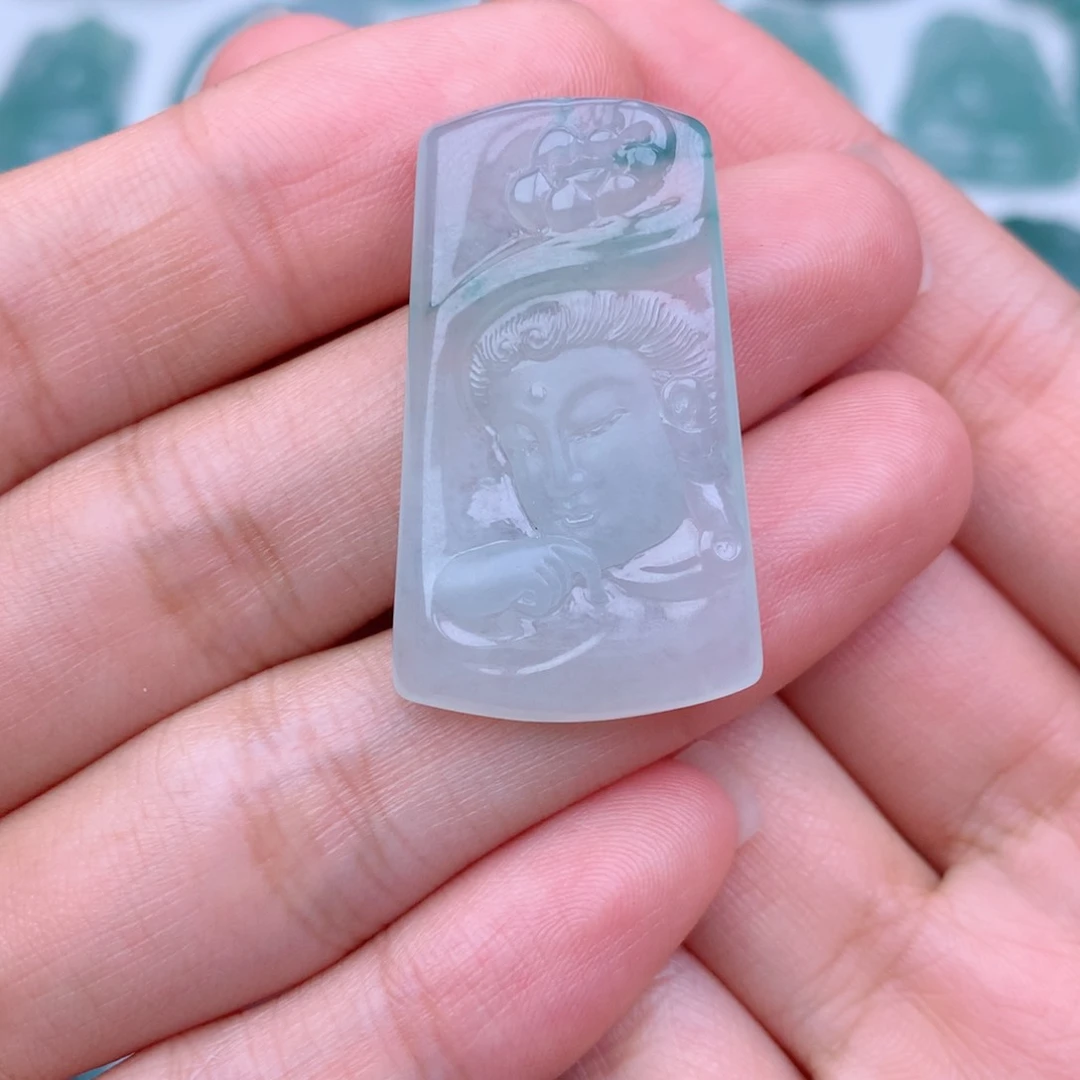 颈饰未镶嵌翡翠佛光天下