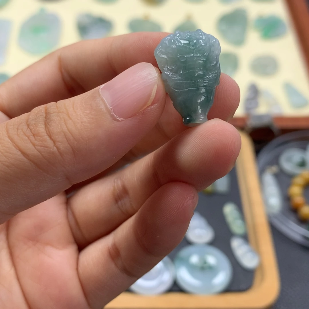 颈饰未镶嵌翡翠三通