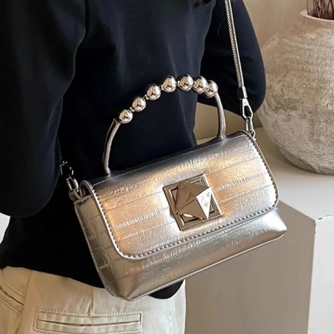 真皮银色链条小方包时尚手提单肩斜挎包A602