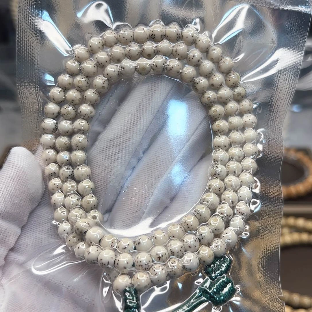 星月菩提吊坠同枝石玉骨瓷白6*6月大留白小细星