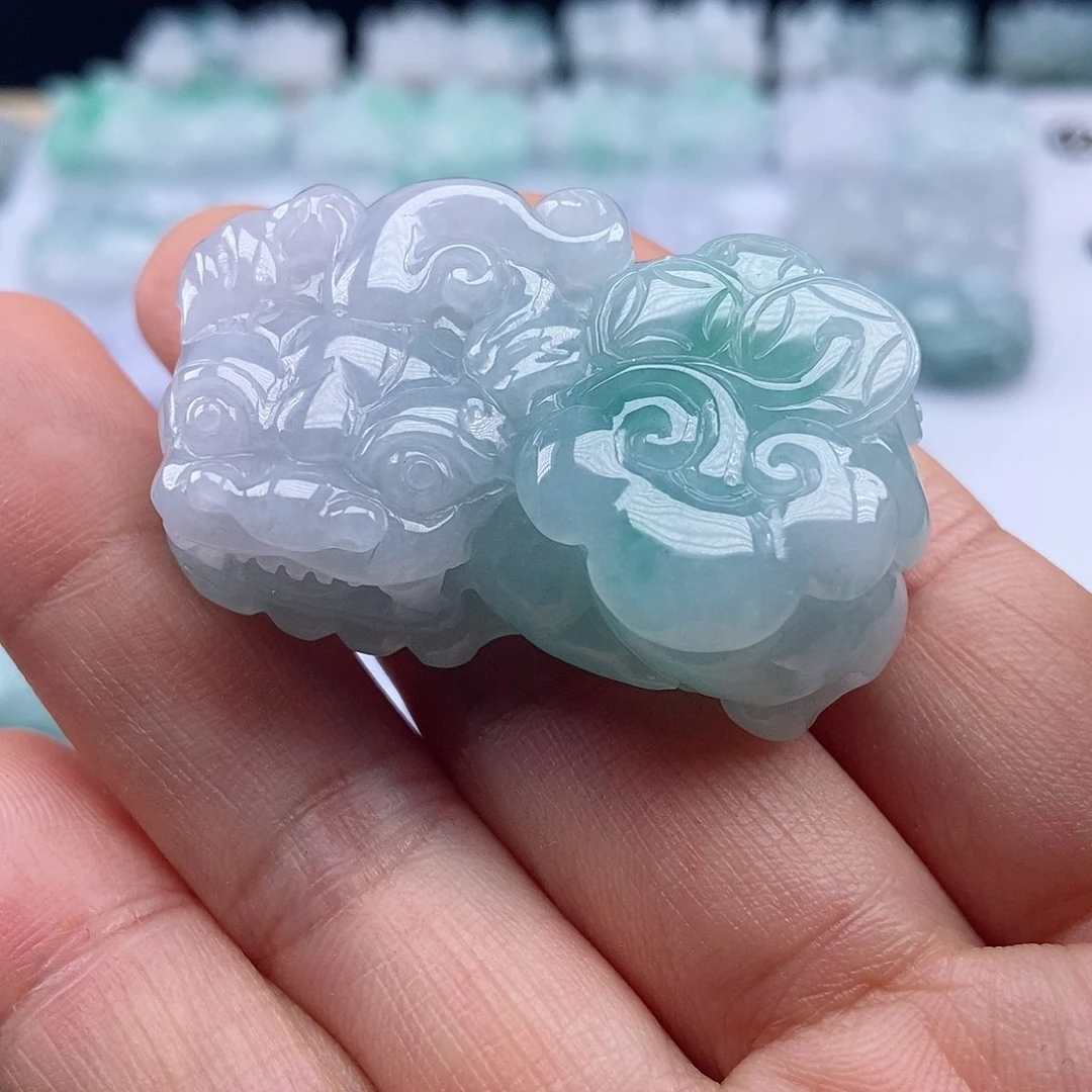 翡翠颈饰未镶嵌翡翠貔貅