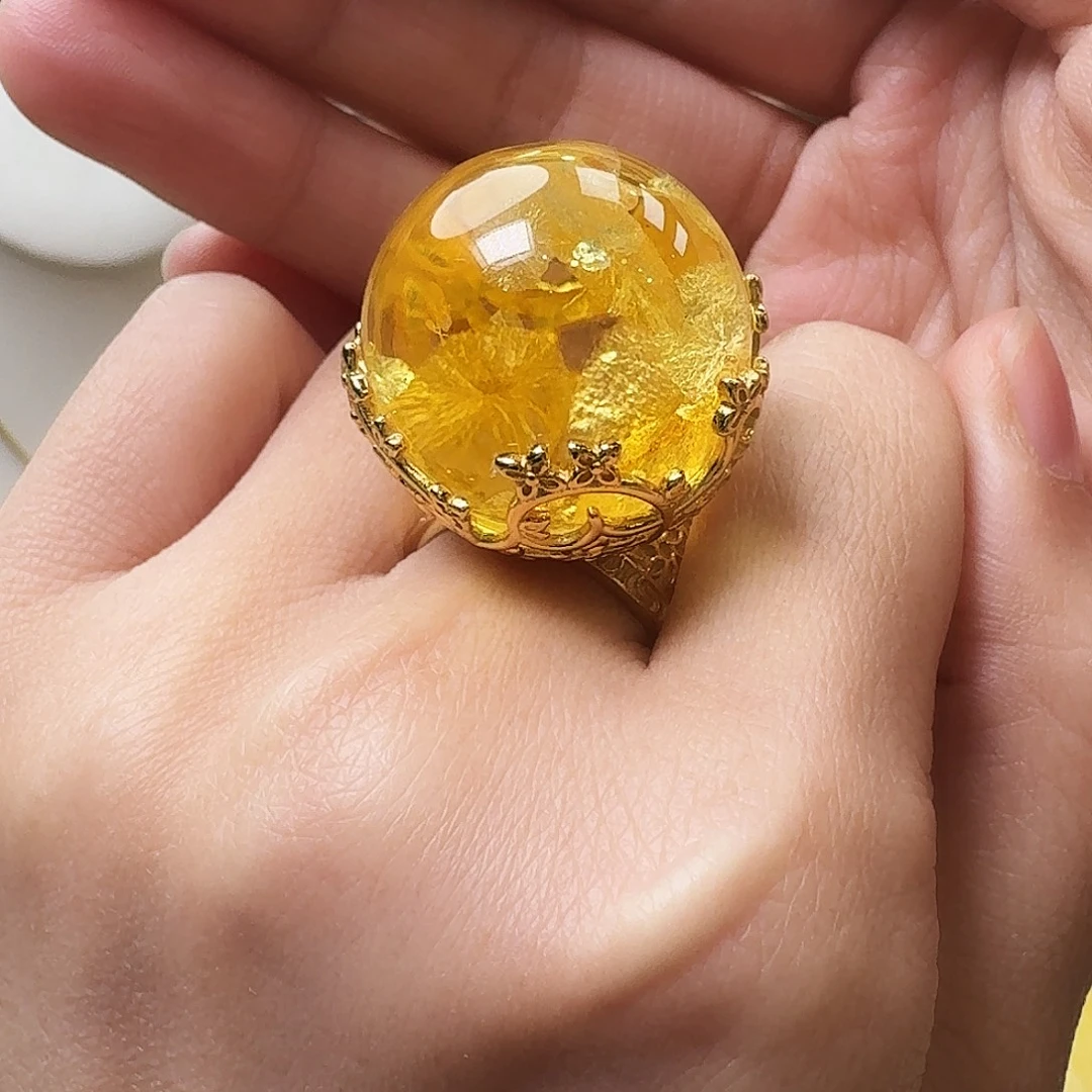 琥珀未镶嵌颈饰戒指