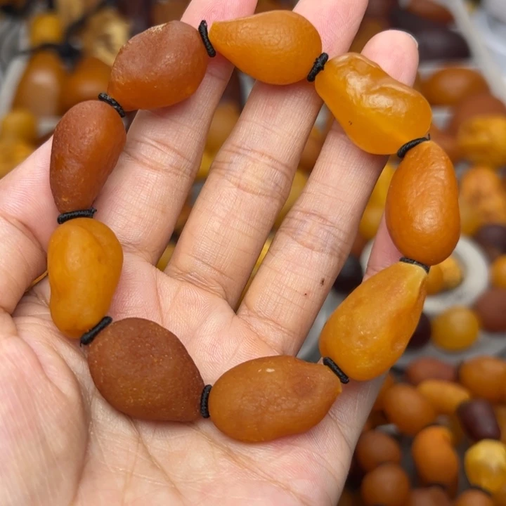 琥珀未镶嵌颈饰天然蜜蜡