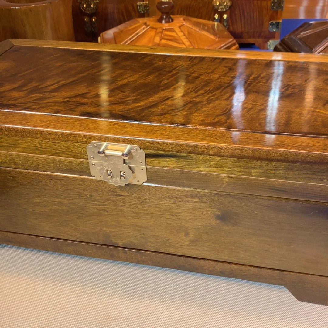 金丝楠陈*勇阴沉木箱子