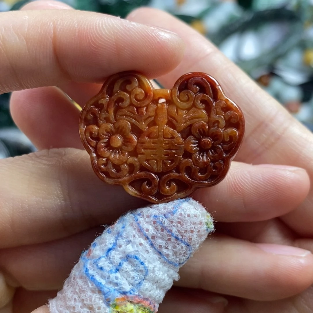 翡翠颈饰未镶嵌吊坠