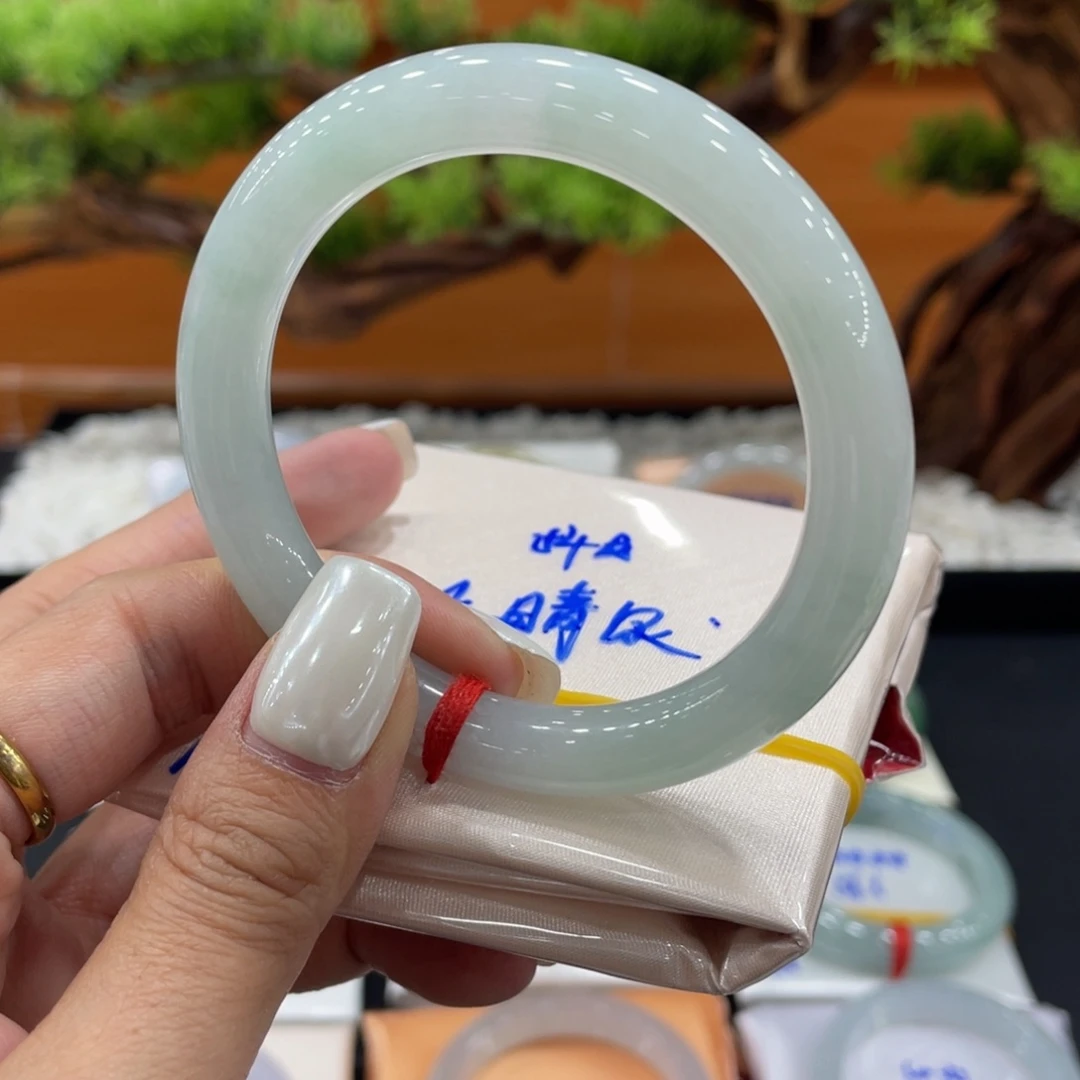 翡翠未镶嵌手镯缅甸翡翠