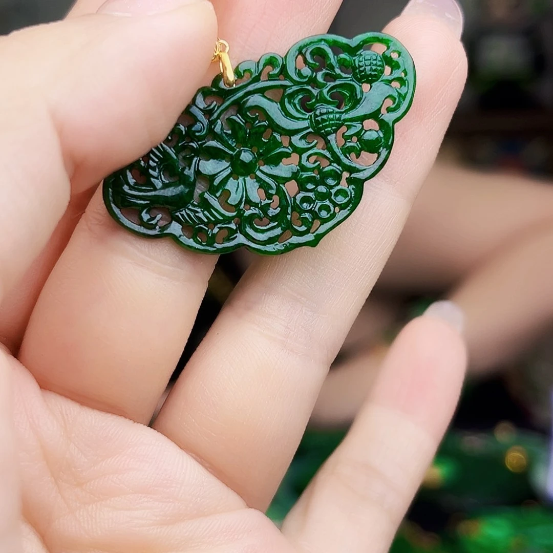 翡翠18K金镶嵌颈饰多样性