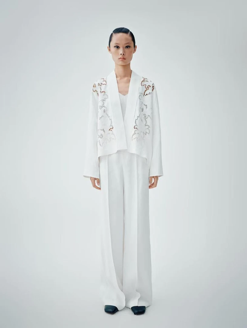 【张羽推荐】LAMAISONJADE玉琼 雕式镂空绣花亚麻短款外套