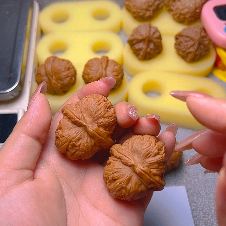 把件桃核元宝053