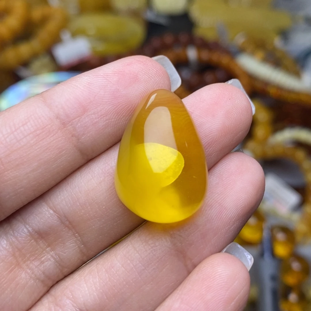 未镶嵌琥珀珠宝奇石