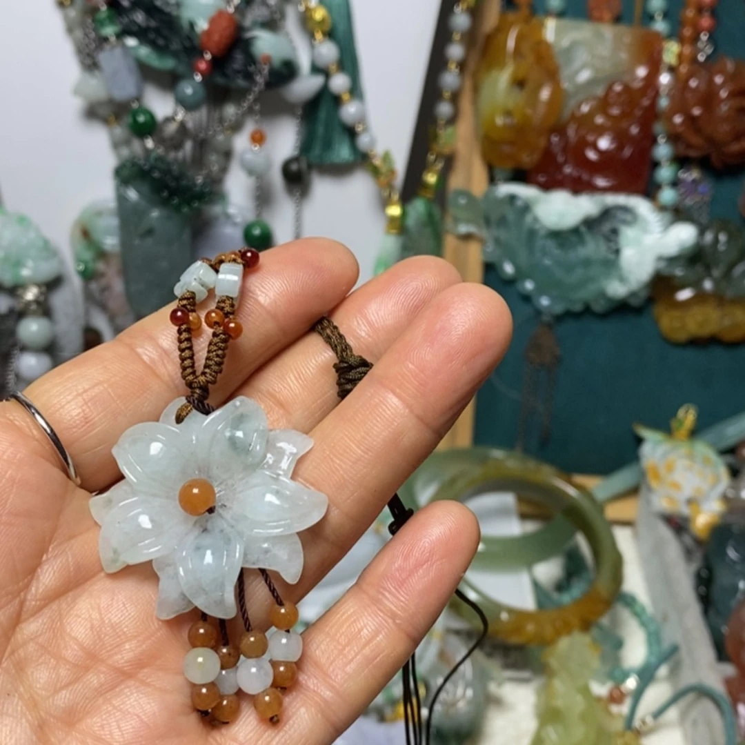 【闪购商品】翡翠吊坠(赠链)未镶嵌