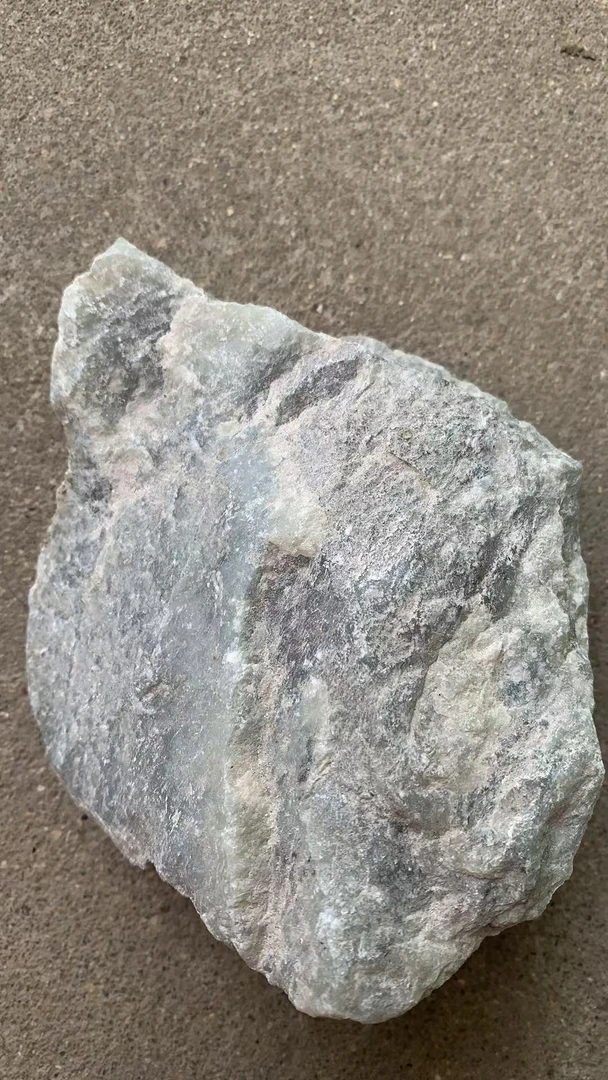 纯天然新疆且末原石