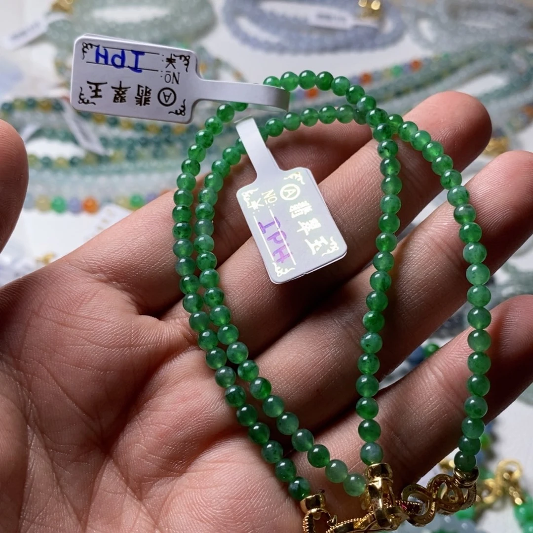 青***子定制翡翠未镶嵌缅甸翡翠a货卡4