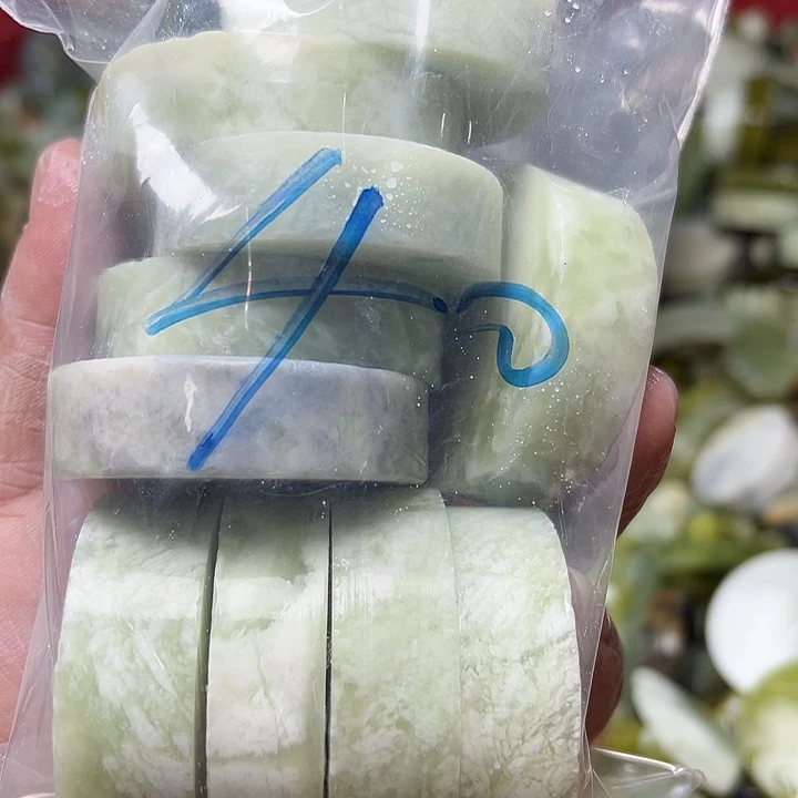 虎***威未镶嵌蛇纹石玉鱼缸石，盆景石