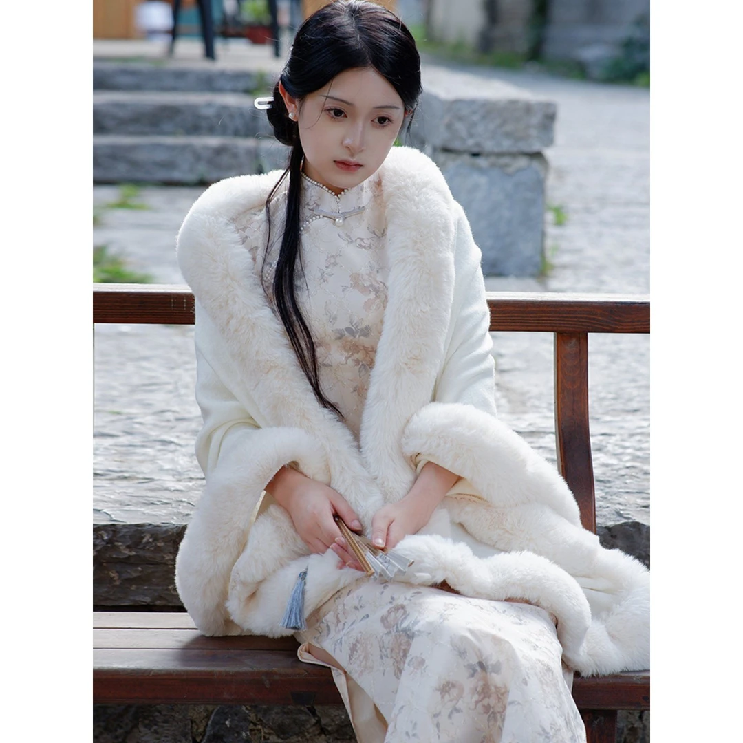 秋冬新款仿獭兔保暖毛领披肩斗篷新中式开衫外搭披风旗袍披肩外套