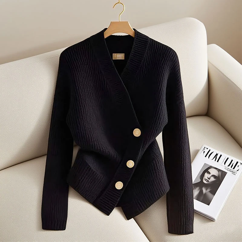 高级感洋气慵懒风黑色v领针织衫女早秋新款轻奢时尚百搭气质上衣