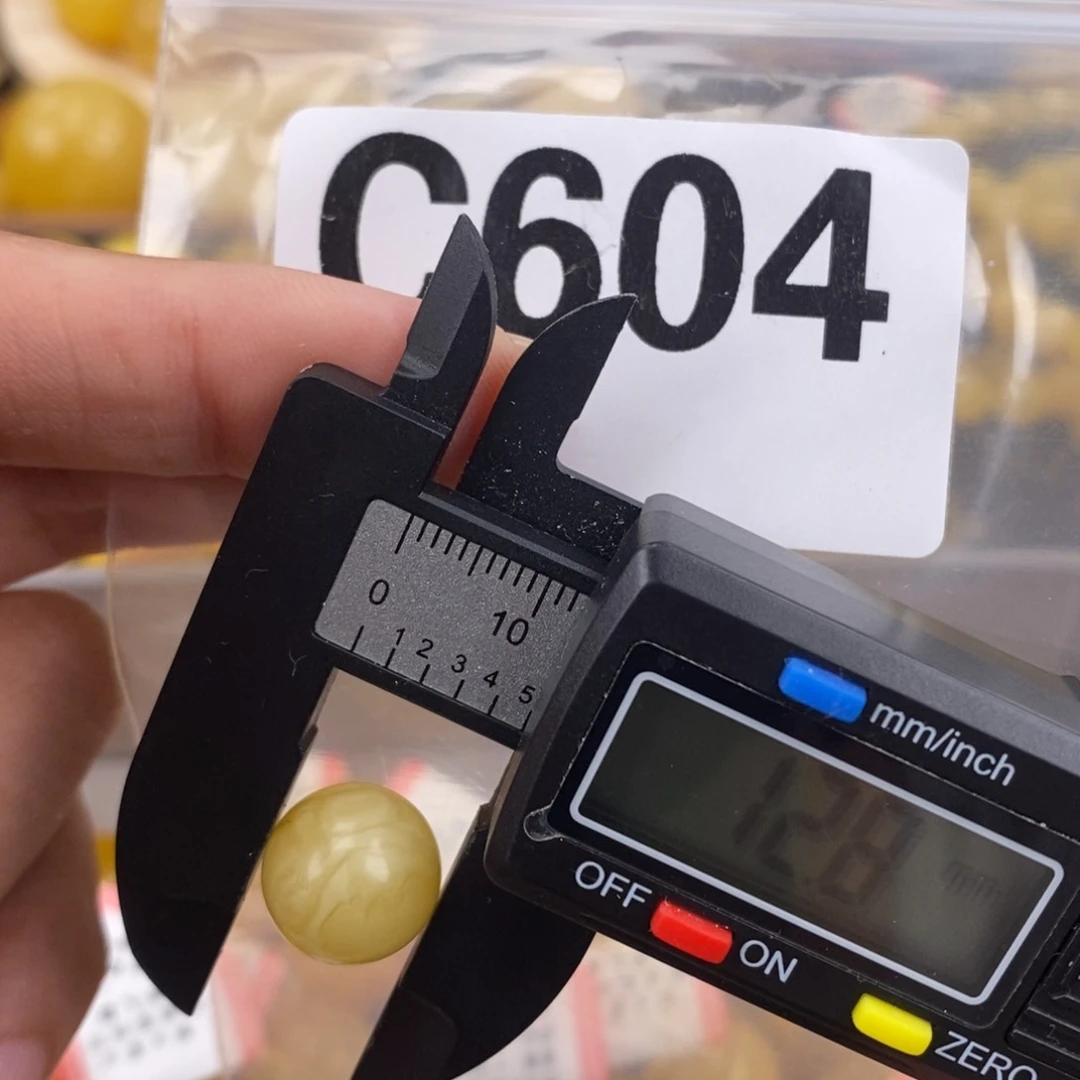 未镶嵌琥珀珠宝奇石