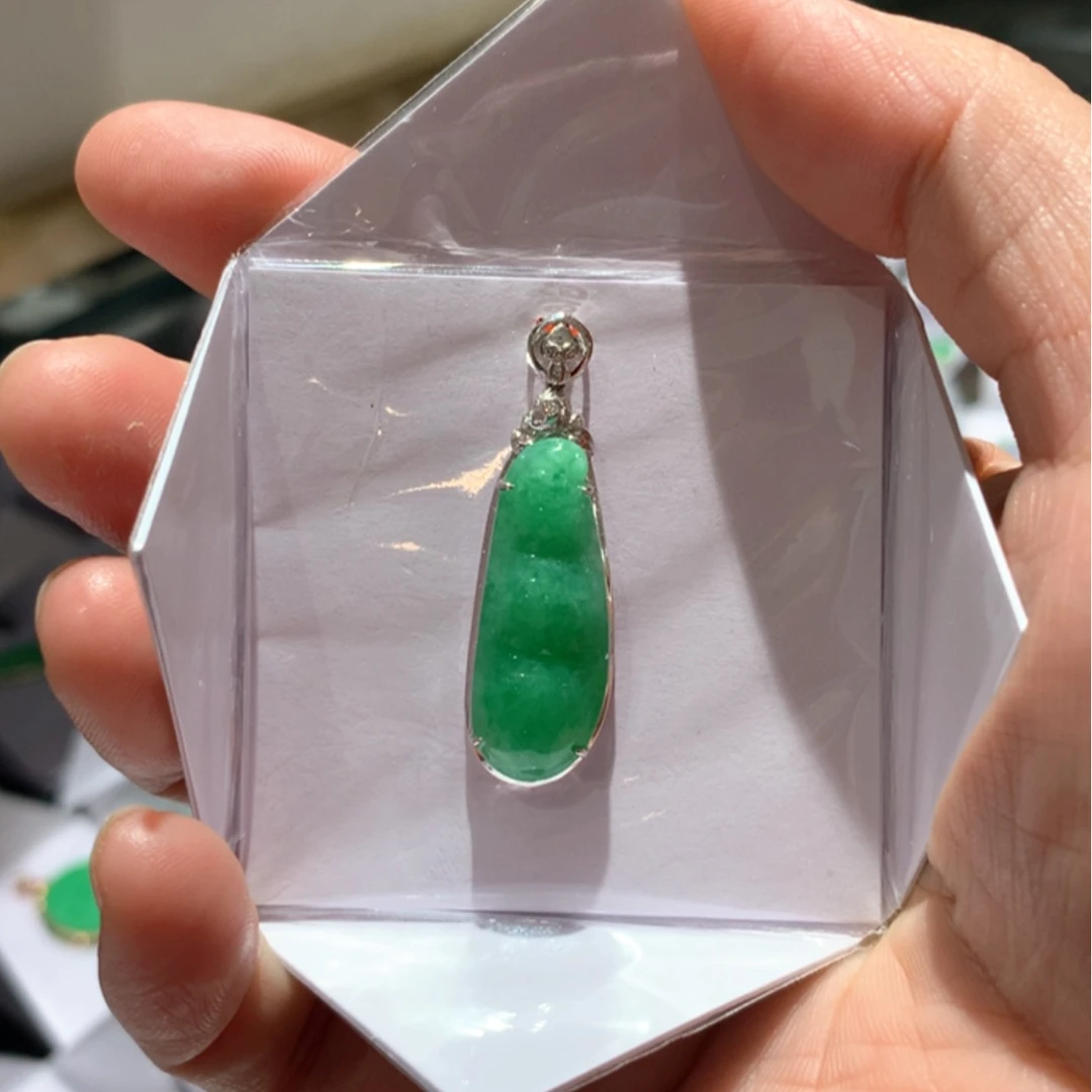 【闪购商品】翡翠颈饰18K金镶嵌翡翠首饰