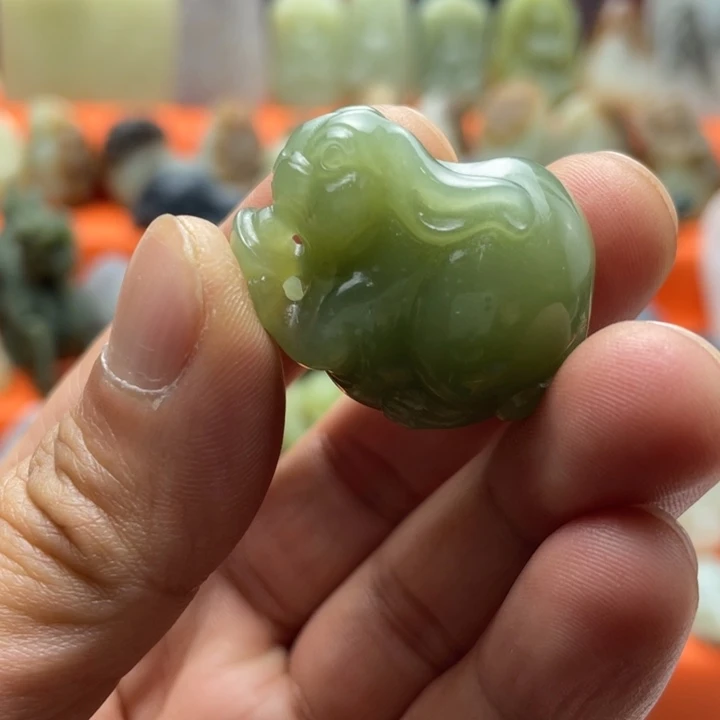 和田玉未镶嵌挂件