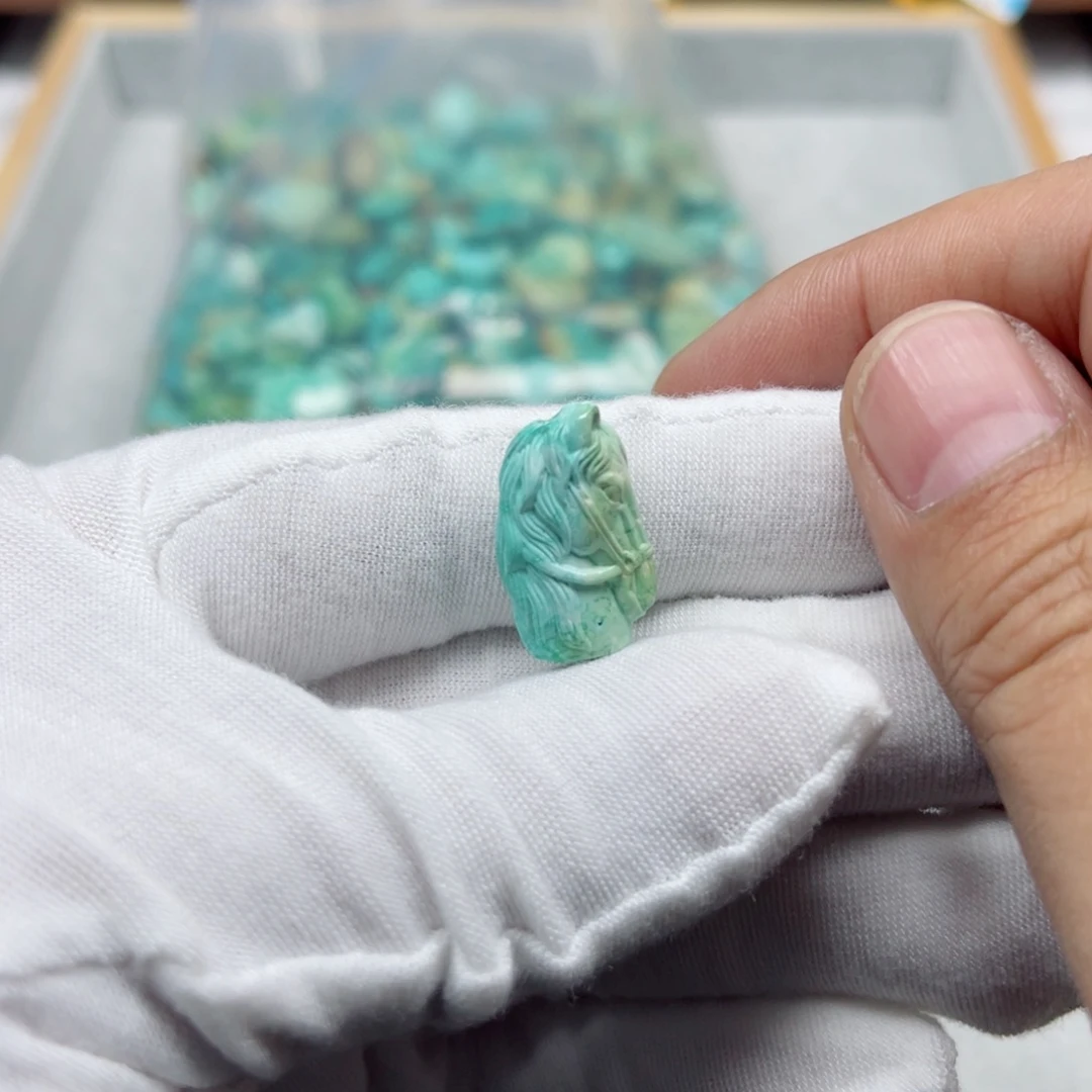 绿松石未镶嵌挂件