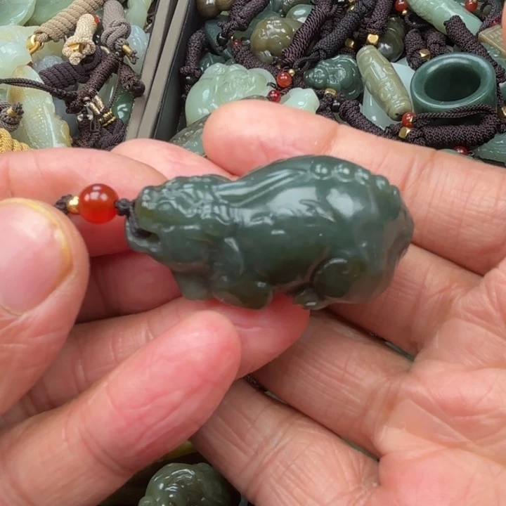 和田玉吊坠未镶嵌