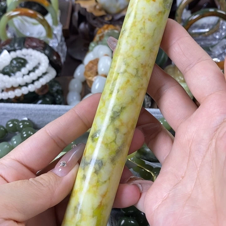 蛇纹石玉擀面棍未镶嵌