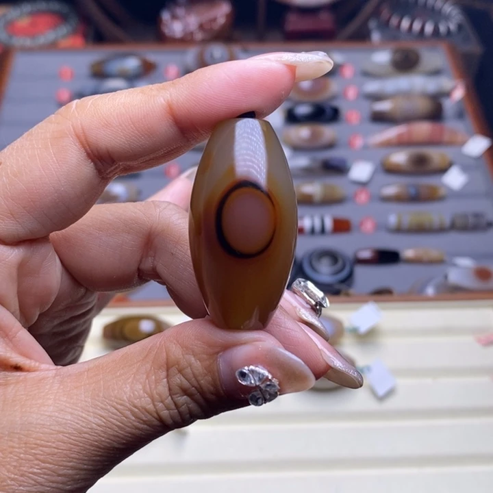 悟***）玛瑙/玉髓未镶嵌颈饰