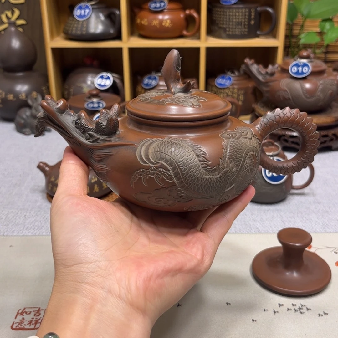 一***彩仿生龙壶340 cc名家作品