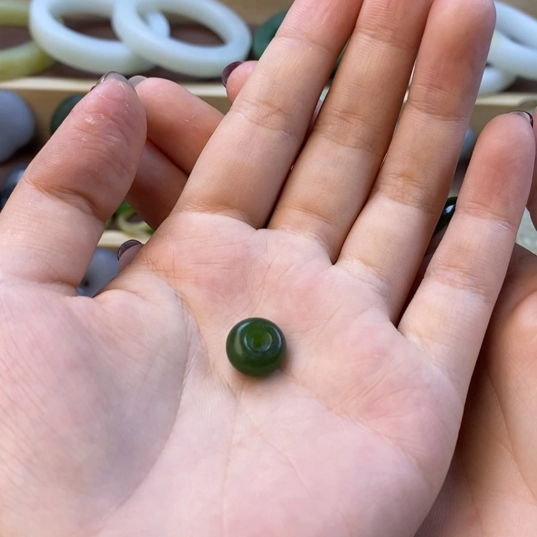 和田玉（碧玉）未镶嵌颈饰?*