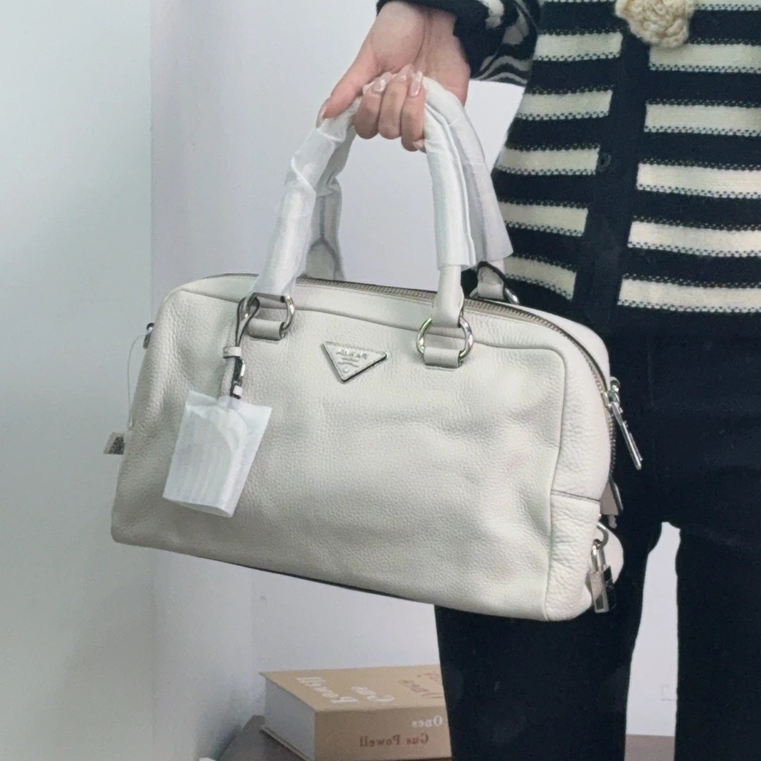 99新 Prada/普拉达 普拉达白色全皮斜挎包