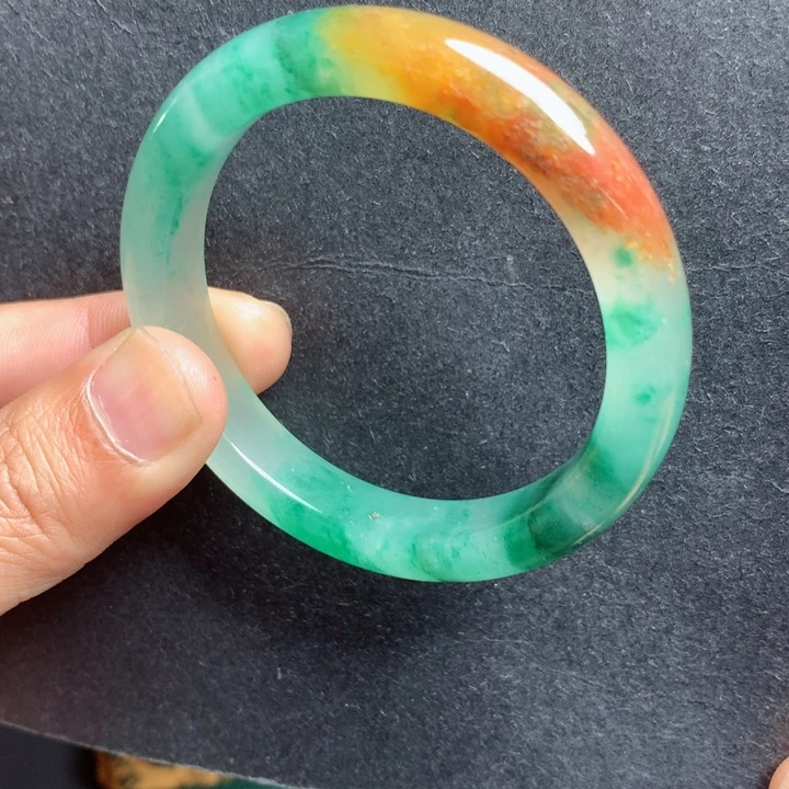 未镶嵌手镯石英质玉