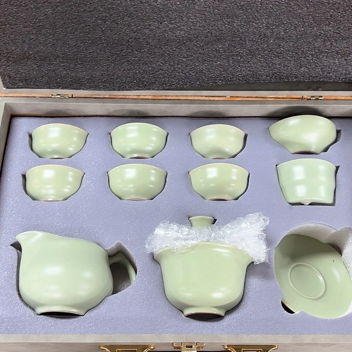 孤品茶具套装等。