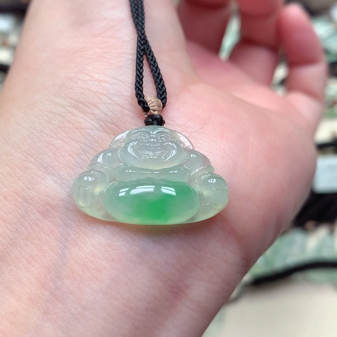 翡翠未镶嵌颈饰佛公